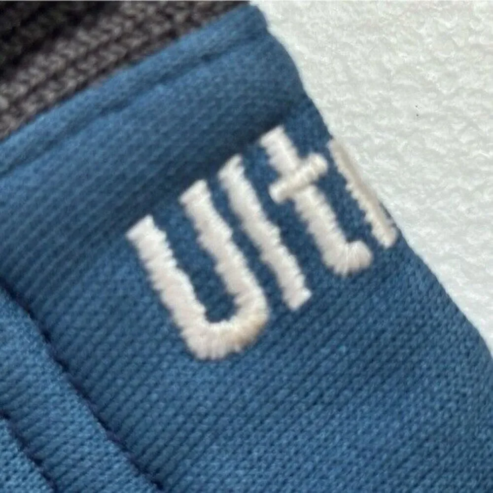 The North Face Men's Small Blue UltraWick Crew‎ Neck Long Sleeve Knit Sweatshirt